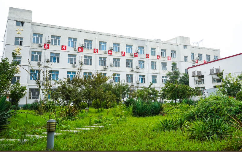 汽车维修技校,学汽车维修技校:去汽修学校还是修理厂?